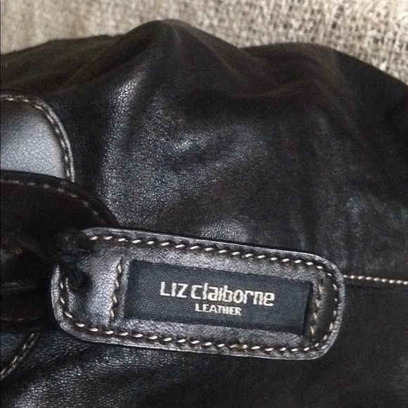 Liz Claiborne - Picture 3 of 7